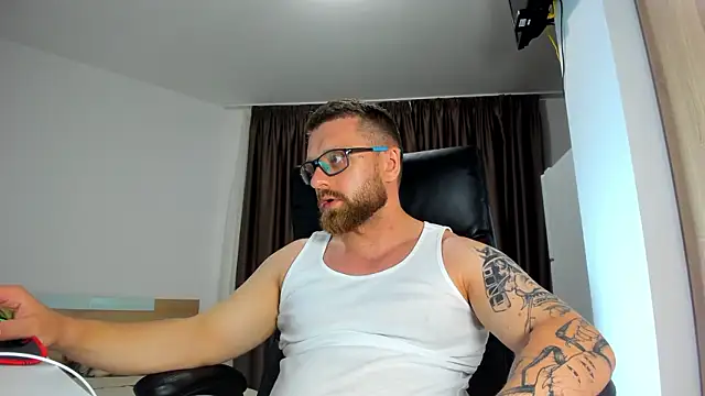 XXX chat uživo modela Findom_guy