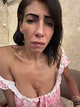 Yasmiinee Adlı Modelin Canlı XXX Sohbeti