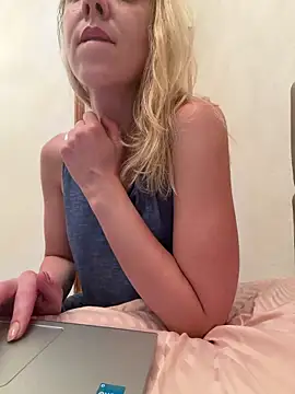 ElenaWhitmore's Live XXX Chat