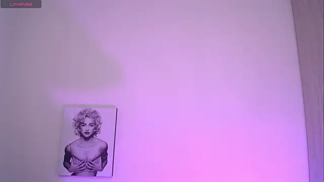 Chat +18 de Millie_bobby ao vivo
