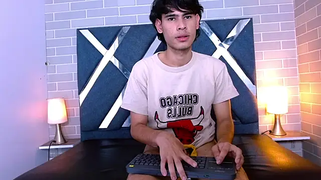 Kevin_Brooks1 即時 XXX 聊天