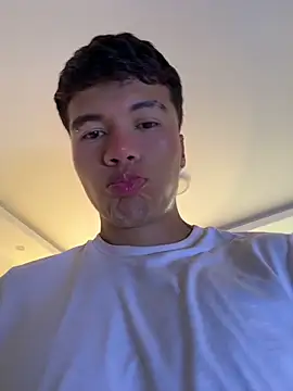 Chat XXX en directo de Logan_smith1