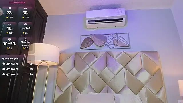 IsaMillerS4's Live XXX Chat