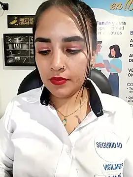 Chat +18 de MAYE__13 ao vivo