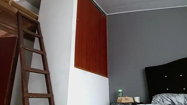 Emilia_1995's Live XXX Chat