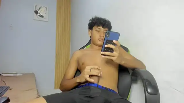 jacob_x21 লাইভ XXX চ্যাট
