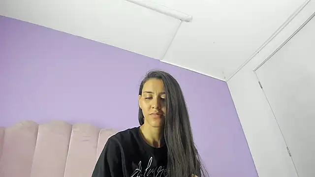 צ'אט XXX בשידור חי של miajhonsonx