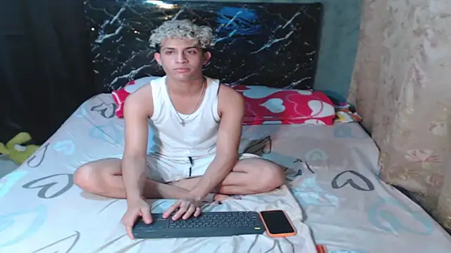 Wild_Squad live XXX chat