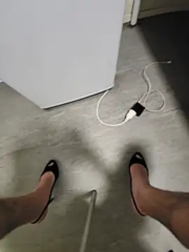 Shoeslut1 Live XXX-Chat