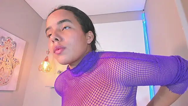 XXX chat uživo modela Roxy_Stonee