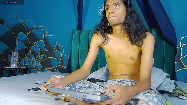 maxi_max0 live XXX chat
