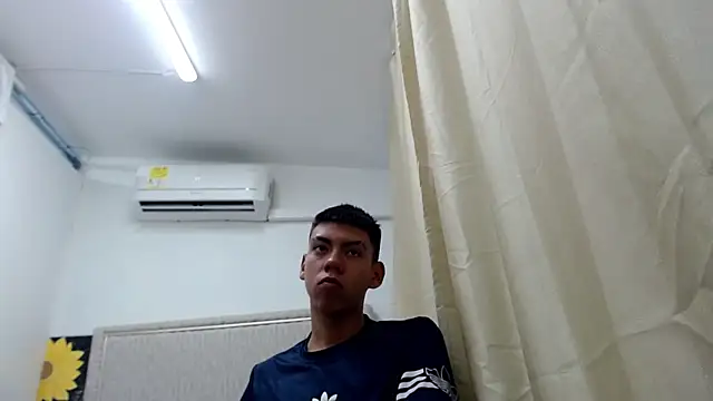 Liarr_ XXX чат на живо