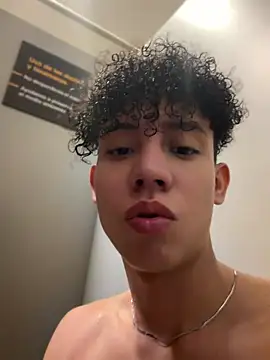 yoursexyjose 现场XXX聊天