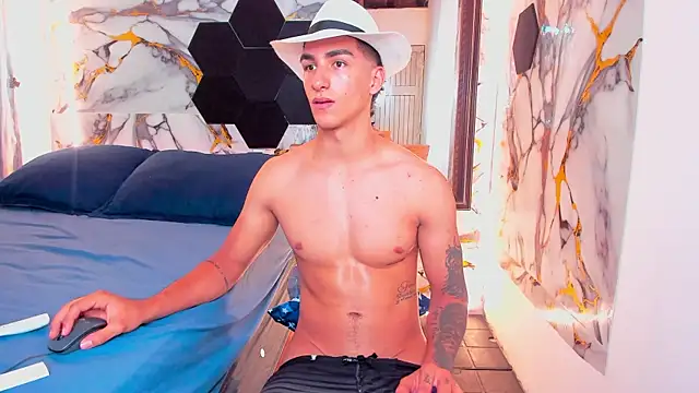 Goldendesirexx's Live XXX Chat