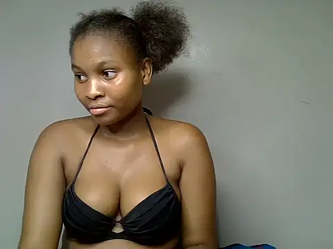 צ'אט XXX בשידור חי של Swt_smiles
