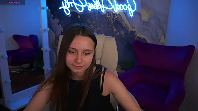 TinyNatalie Chat XXX in diretta