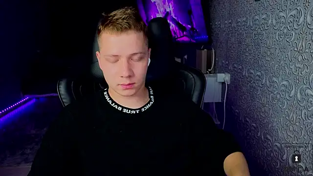 Živý XXX chat Karl_Night_