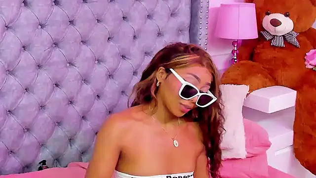 HaileeRoberts Chat XXX in diretta