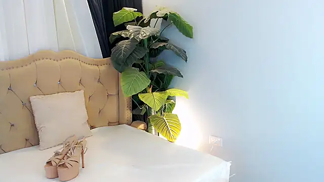 LexiLoreOnTop Adlı Modelin Canlı XXX Sohbeti