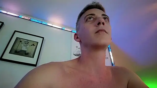 1Hugo1 Live XXX Chat