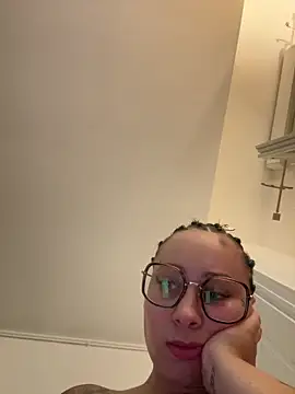 queenlo_xxx – Naživo XXX chat