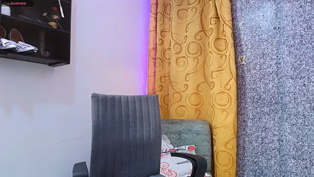Sally_Ricci Adlı Modelin Canlı XXX Sohbeti