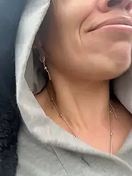 MARILYNKOVANOVA Adlı Modelin Canlı XXX Sohbeti