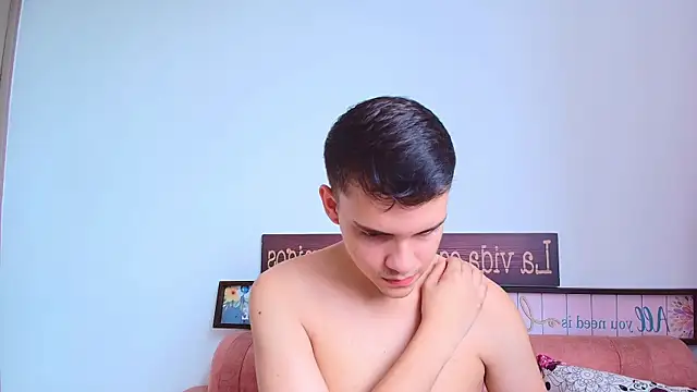 XXX chat uživo modela james_carter1