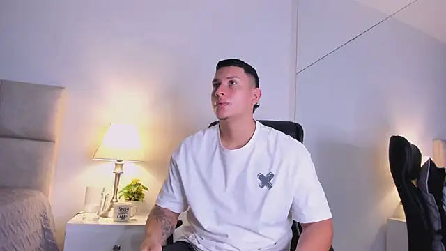 צ'אט XXX בשידור חי של Chriss_Diamond