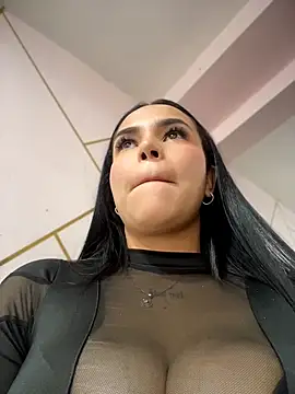 Naatalia Adlı Modelin Canlı XXX Sohbeti