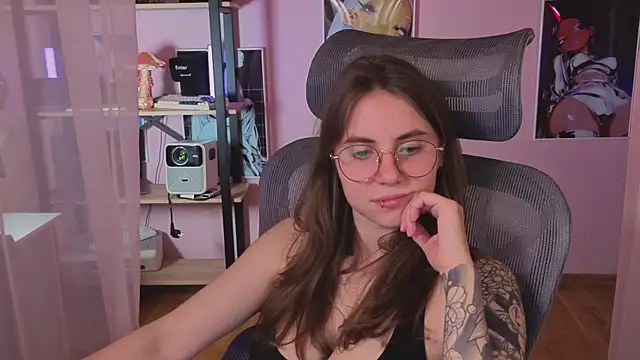 _AnnaStark_ Adlı Modelin Canlı XXX Sohbeti