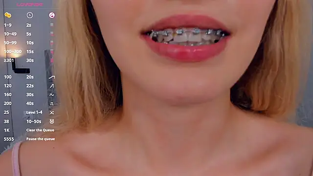 Barbiebloom élő XXX-chatje