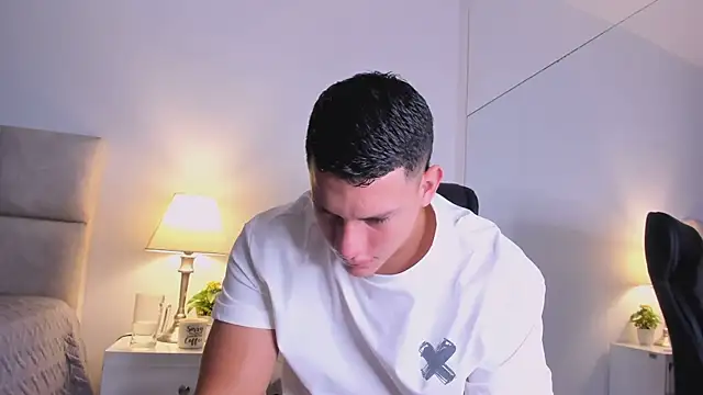 دردشة Chriss_Diamond الجنسية المباشرة