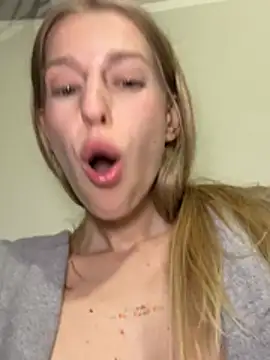 kira_mia 现场XXX聊天