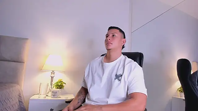 XXX chat uživo modela Chriss_Diamond