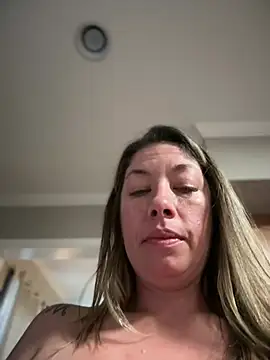 Czat XXX na żywo – MiraKisss