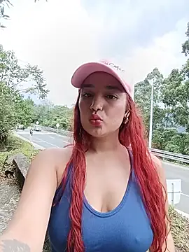 isabella_ferrer99 Adlı Modelin Canlı XXX Sohbeti