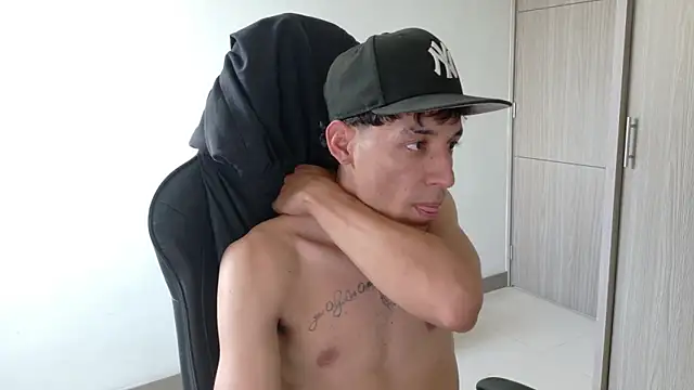 Chat XXX Live bully_boss
