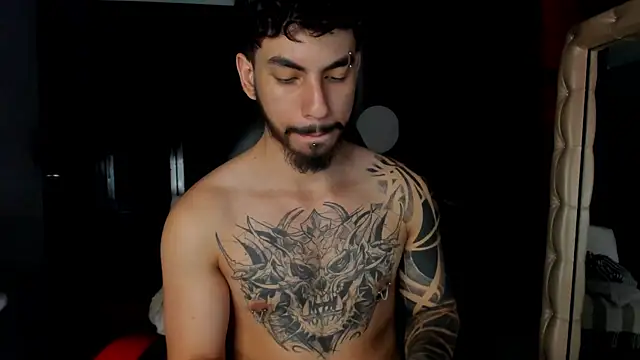 levi_wolfn Live XXX chat