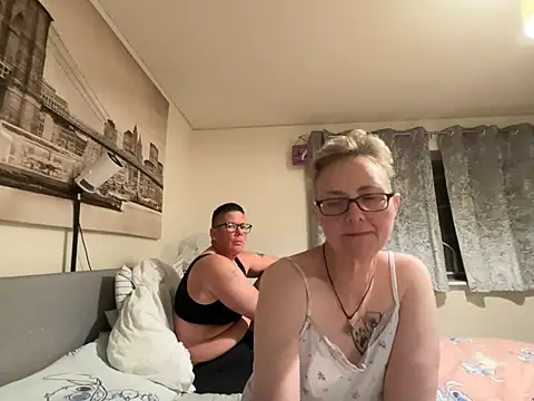 Show de webcam de Curvy-Jinx