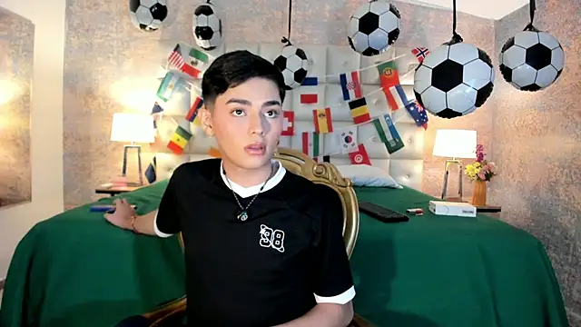 Maxi_little Chat XXX in diretta