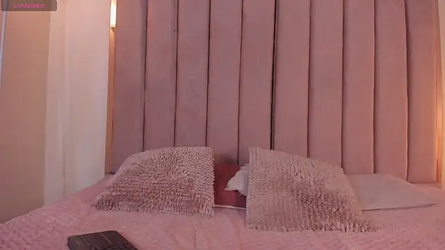 Ellie-Bite Adlı Modelin Canlı XXX Sohbeti