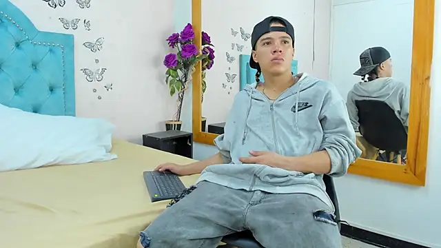 Charlie_Latino – Live XXX-chat