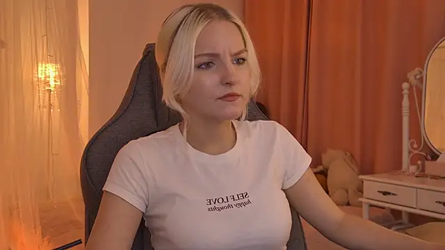 ViolaMore's Live XXX Chat