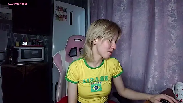 Madelaineses Adlı Modelin Canlı XXX Sohbeti