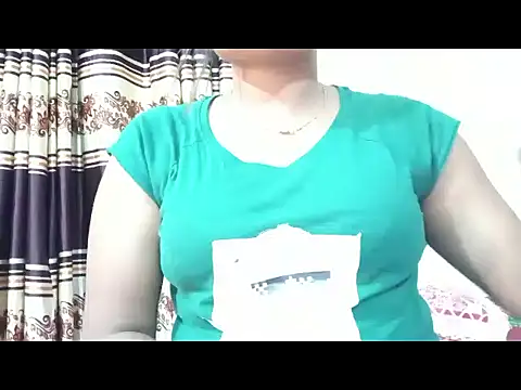 Nusrat_Faria Chat XXX in diretta