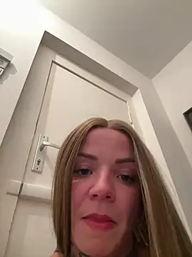 دردشة SkinnyLilly الجنسية المباشرة