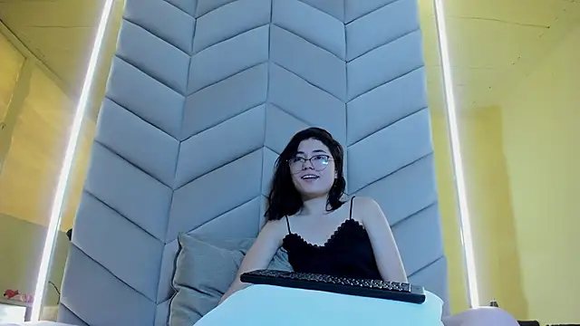 Eve_auraa69's Live XXX Chat