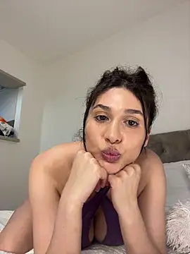 IrisBlues' Live XXX Chat