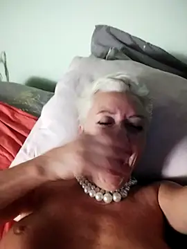 Chat +18 de divinaerotica ao vivo